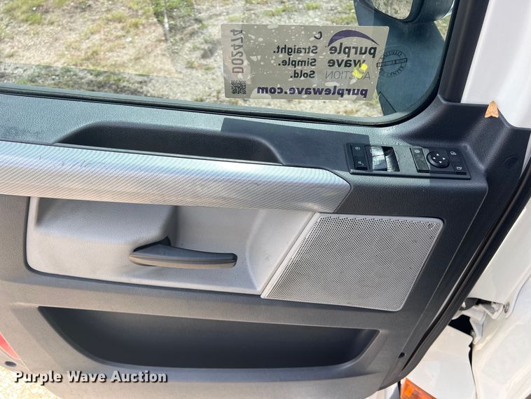 image for item DO2474 2018 Freightliner  Cascadia  semi truck