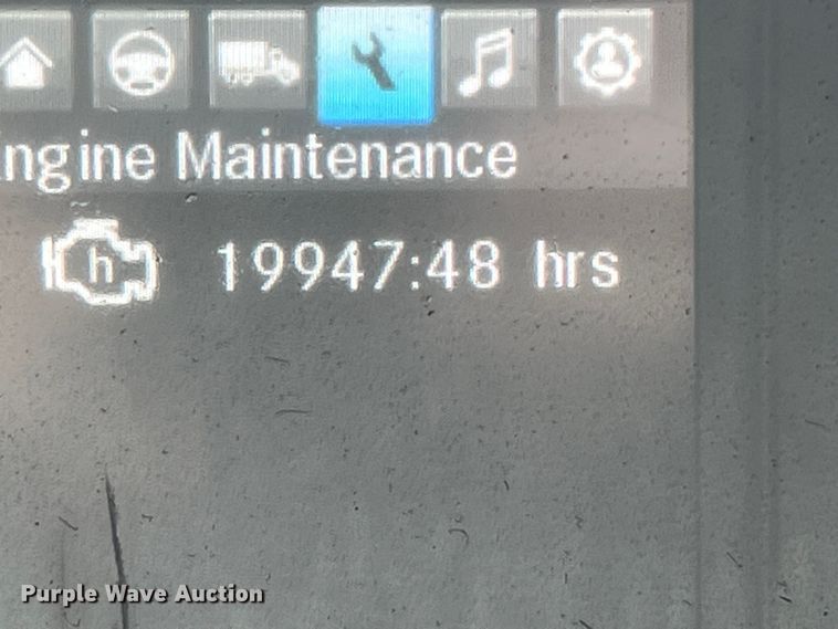 image for item DO2474 2018 Freightliner  Cascadia  semi truck