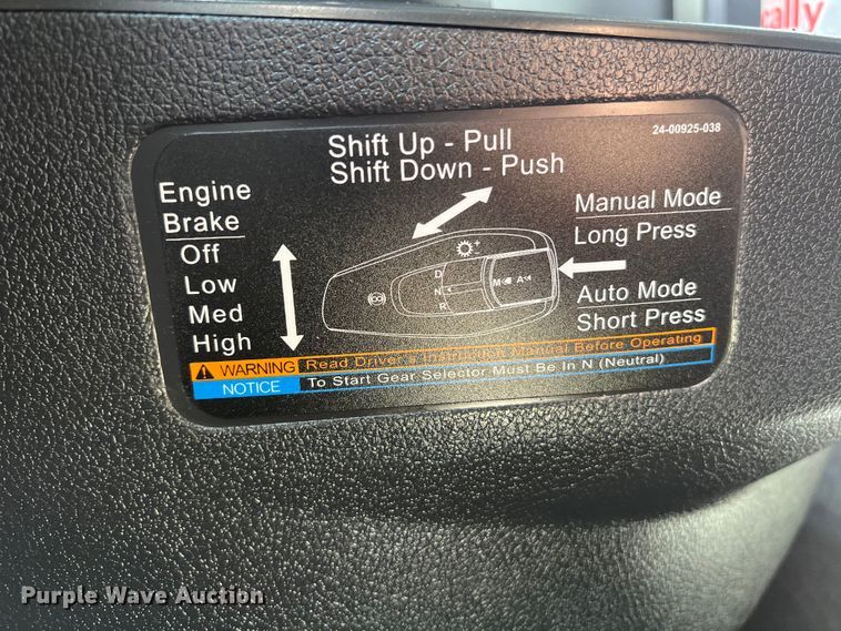 image for item DO2474 2018 Freightliner  Cascadia  semi truck