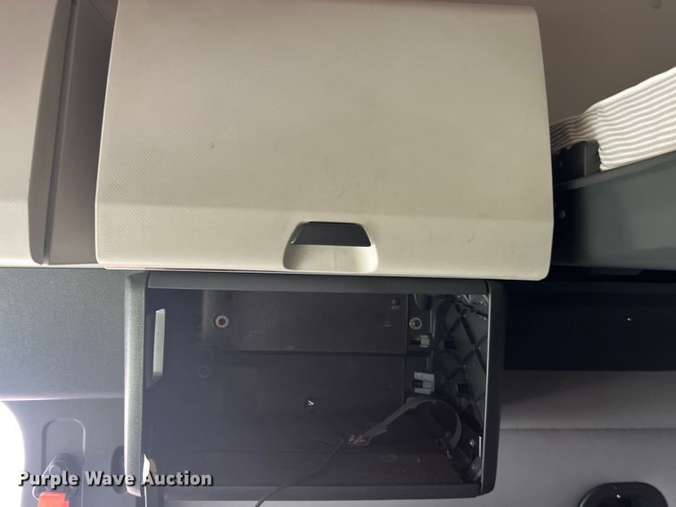 image for item DO2474 2018 Freightliner  Cascadia  semi truck