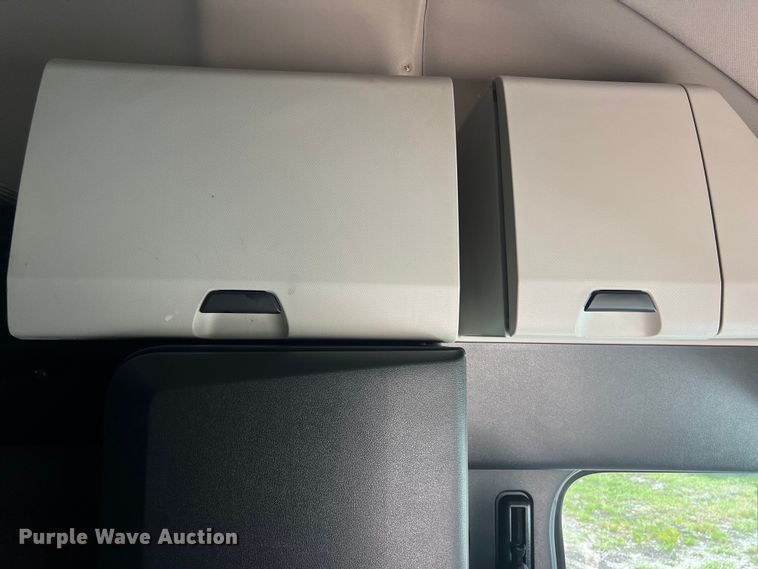 image for item DO2474 2018 Freightliner  Cascadia  semi truck