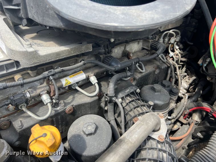 image for item DO2474 2018 Freightliner  Cascadia  semi truck