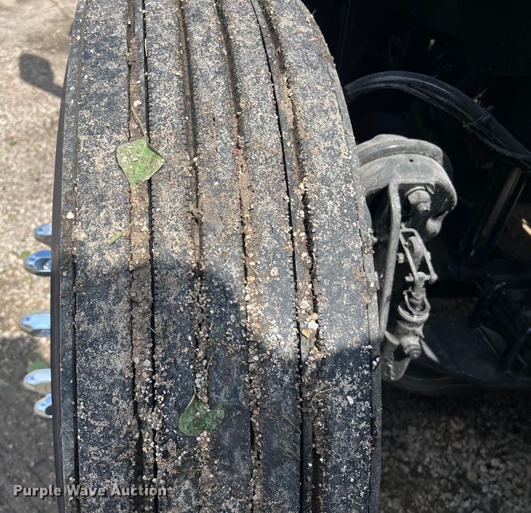 image for item DO2474 2018 Freightliner  Cascadia  semi truck