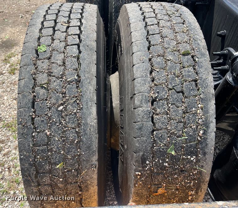 image for item DO2474 2018 Freightliner  Cascadia  semi truck