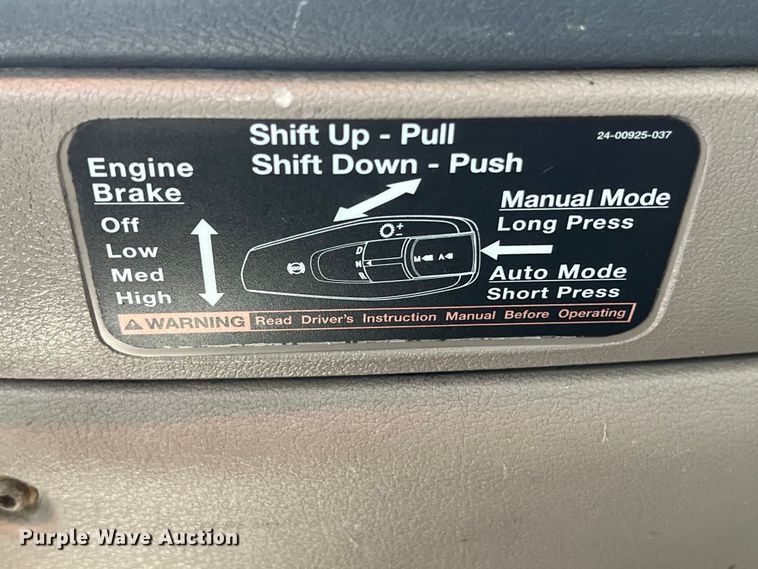 image for item DO2475 2015 Freightliner  Cascadia  semi truck