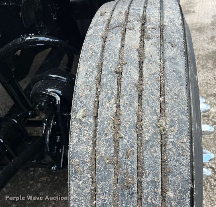 image for item DO2475 2015 Freightliner  Cascadia  semi truck