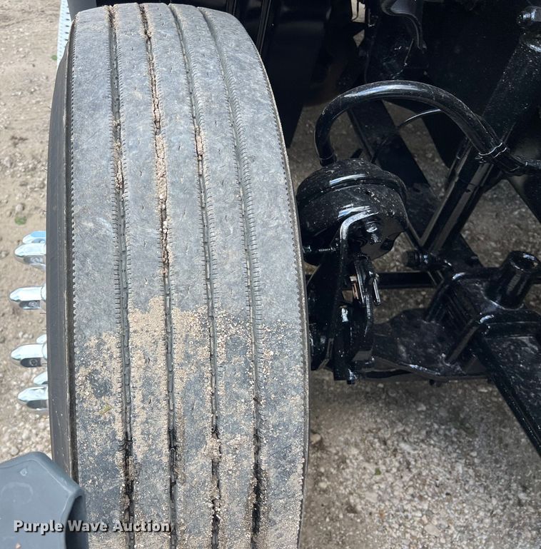 image for item DO2475 2015 Freightliner  Cascadia  semi truck