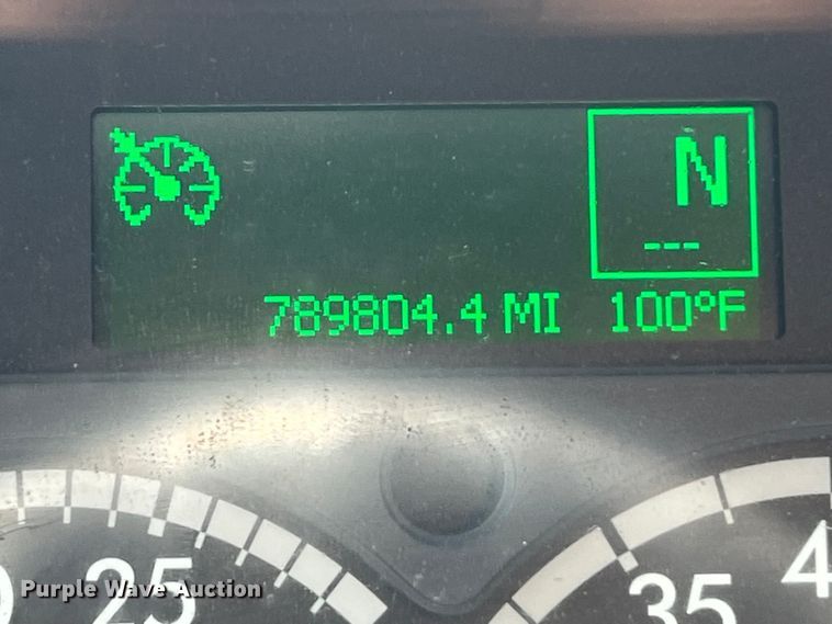 image for item DO2476 2016 Freightliner  Cascadia 125 semi truck