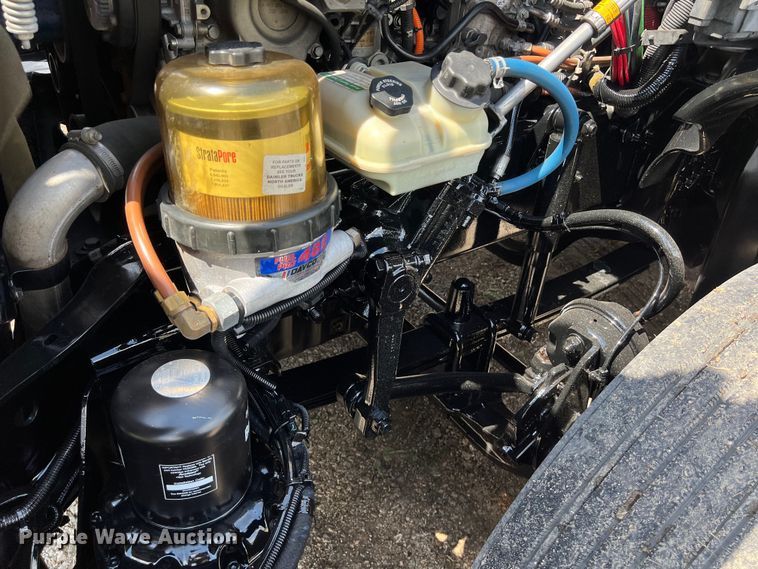 image for item DO2476 2016 Freightliner  Cascadia 125 semi truck