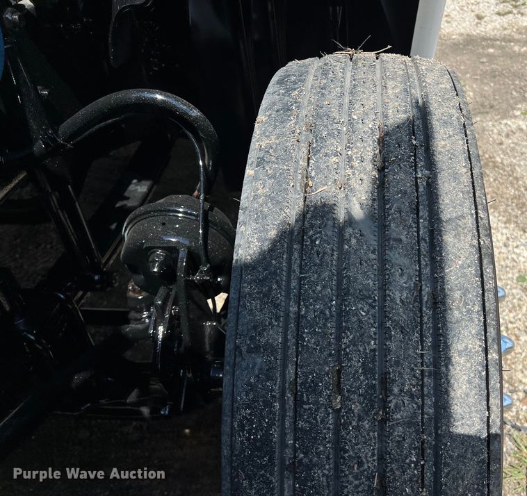 image for item DO2476 2016 Freightliner  Cascadia 125 semi truck