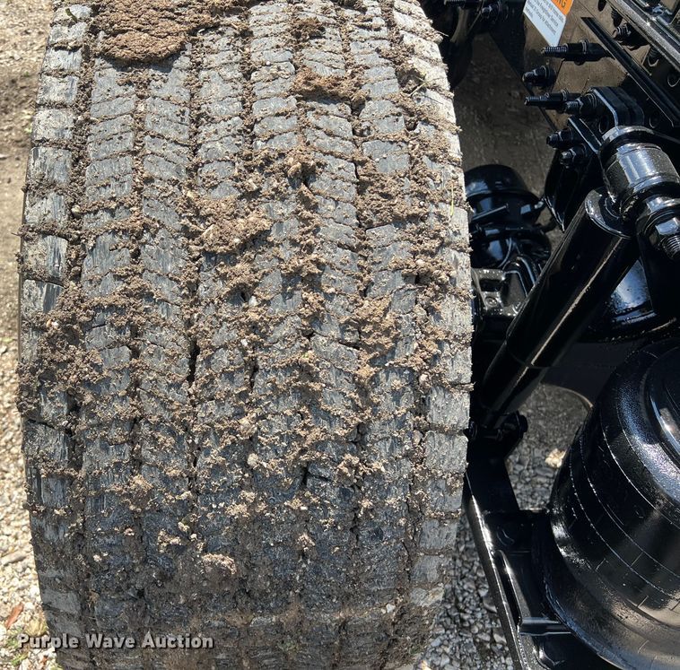 image for item DO2476 2016 Freightliner  Cascadia 125 semi truck