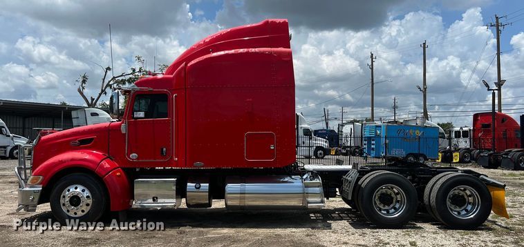 image for item DO2477 2012 Peterbilt  386 semi truck