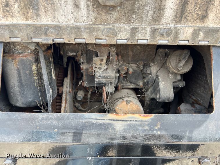 image for item DO2477 2012 Peterbilt  386 semi truck