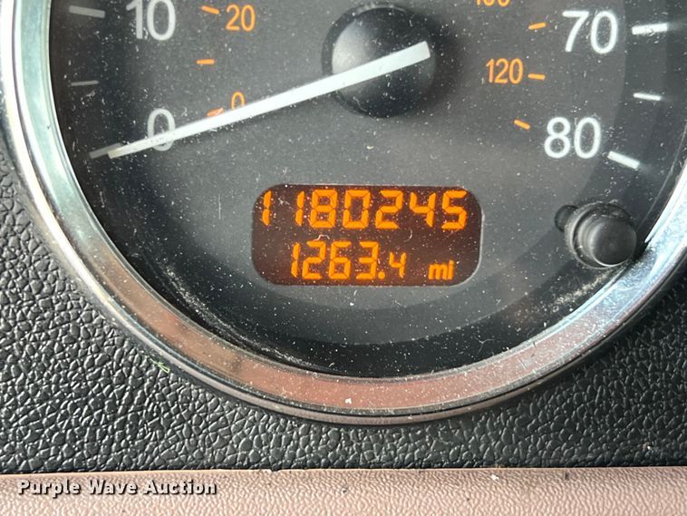 image for item DO2477 2012 Peterbilt  386 semi truck