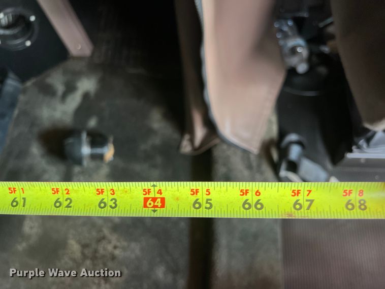 image for item DO2477 2012 Peterbilt  386 semi truck