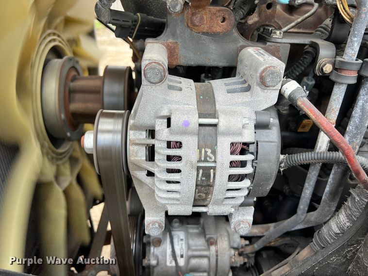 image for item DO2477 2012 Peterbilt  386 semi truck