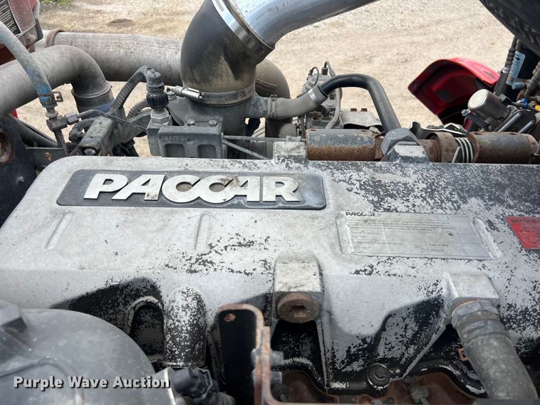 image for item DO2477 2012 Peterbilt  386 semi truck