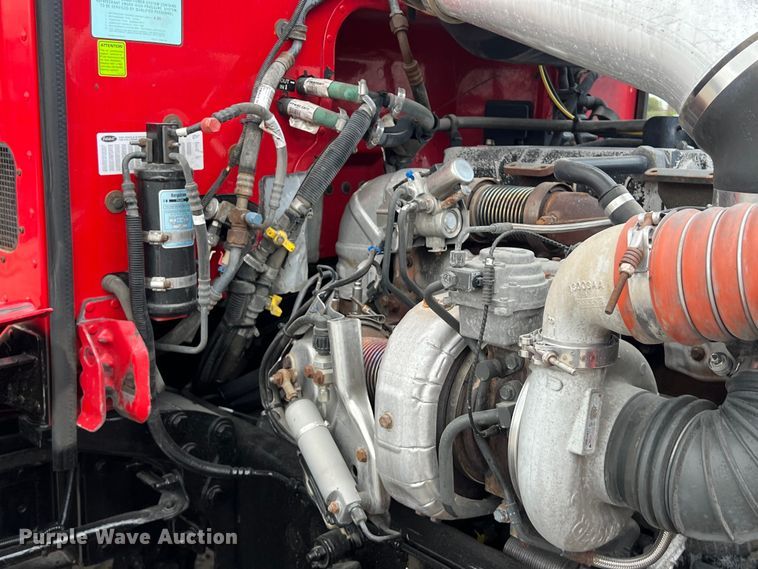 image for item DO2477 2012 Peterbilt  386 semi truck