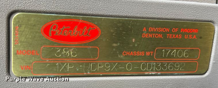 image for item DO2477 2012 Peterbilt  386 semi truck