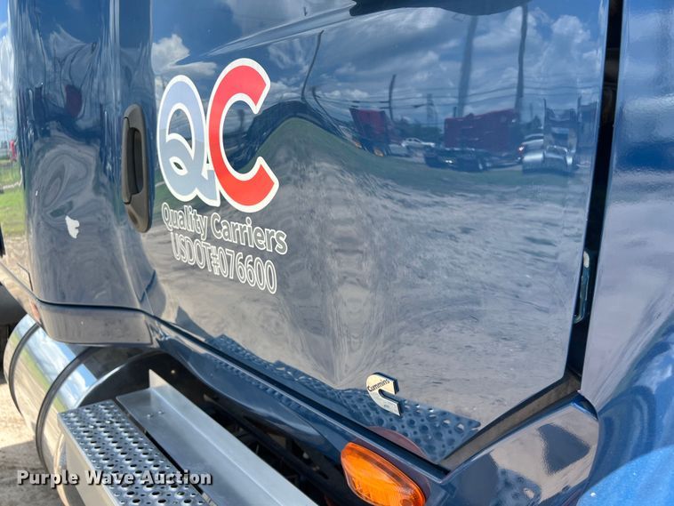 image for item DO2478 2018 International  LT624 semi truck