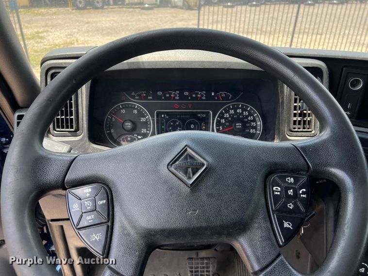 image for item DO2478 2018 International  LT624 semi truck