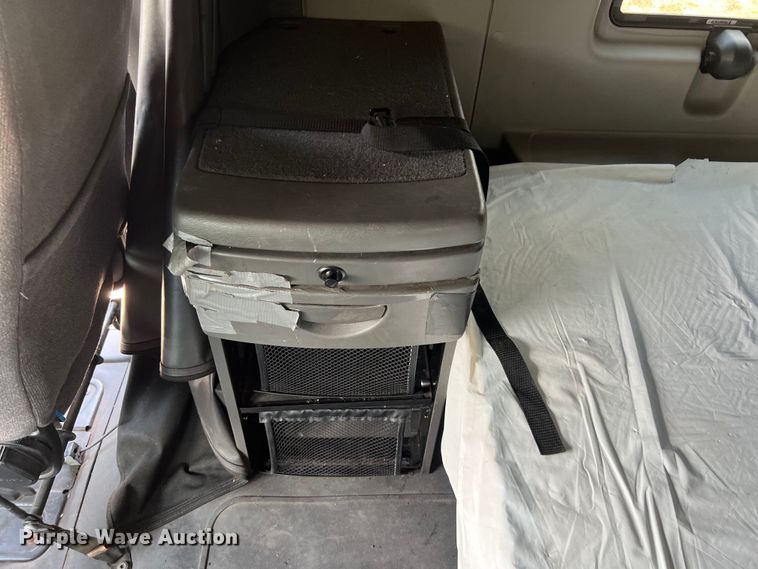 image for item DO2478 2018 International  LT624 semi truck