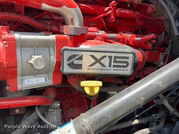 image for item DO2478 2018 International  LT624 semi truck