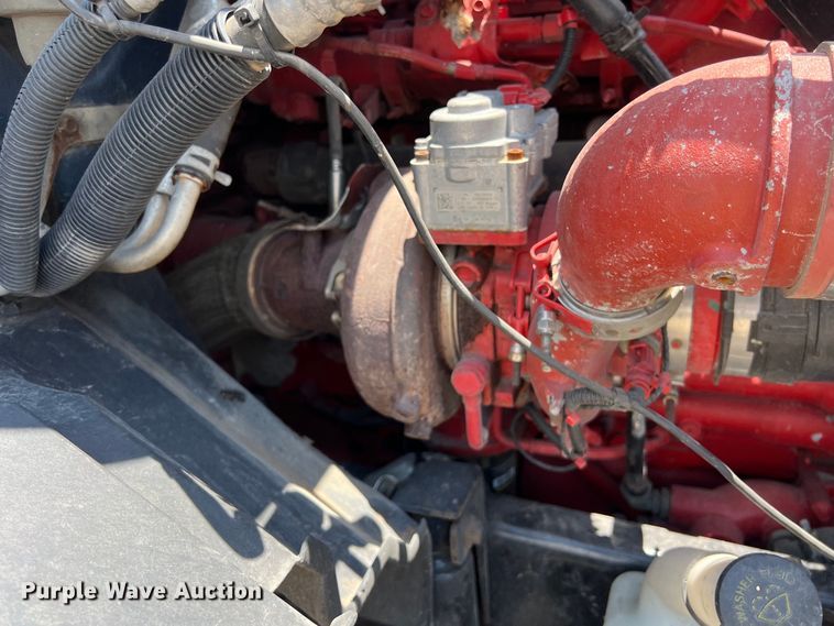 image for item DO2478 2018 International  LT624 semi truck