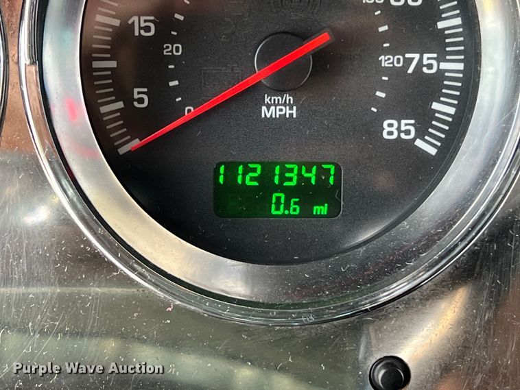 image for item DO2479 2013 Kenworth T660 semi truck