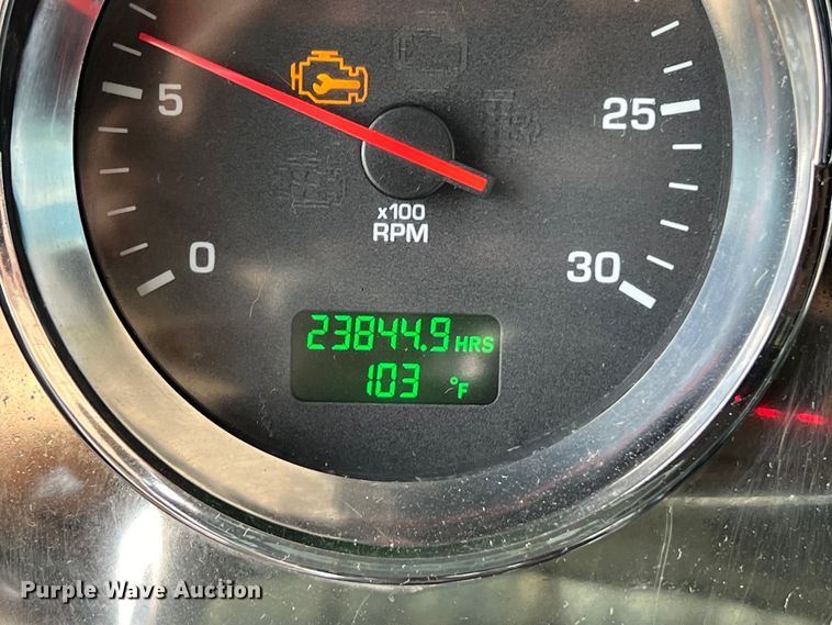 image for item DO2479 2013 Kenworth T660 semi truck