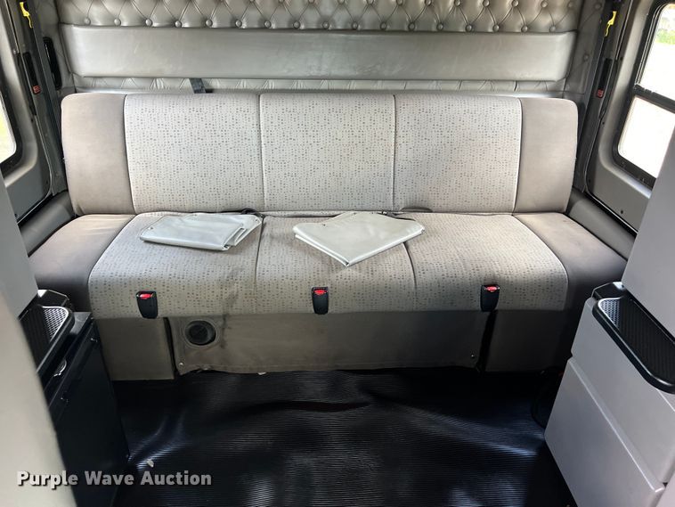 image for item DO2479 2013 Kenworth T660 semi truck