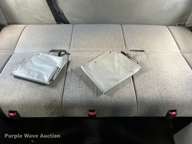 image for item DO2479 2013 Kenworth T660 semi truck