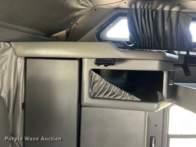 image for item DO2479 2013 Kenworth T660 semi truck