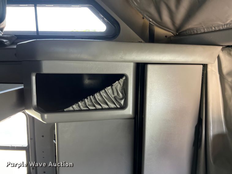 image for item DO2479 2013 Kenworth T660 semi truck