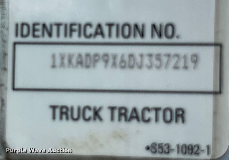 image for item DO2479 2013 Kenworth T660 semi truck