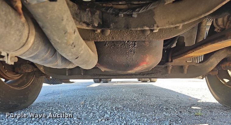 image for item DP0986 2005 Volvo VNL semi truck