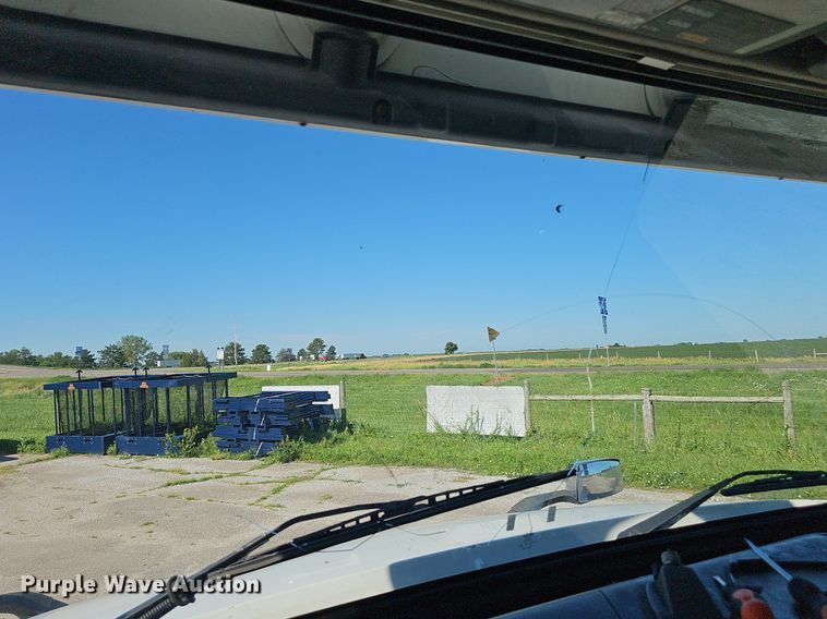 image for item DP0986 2005 Volvo VNL semi truck