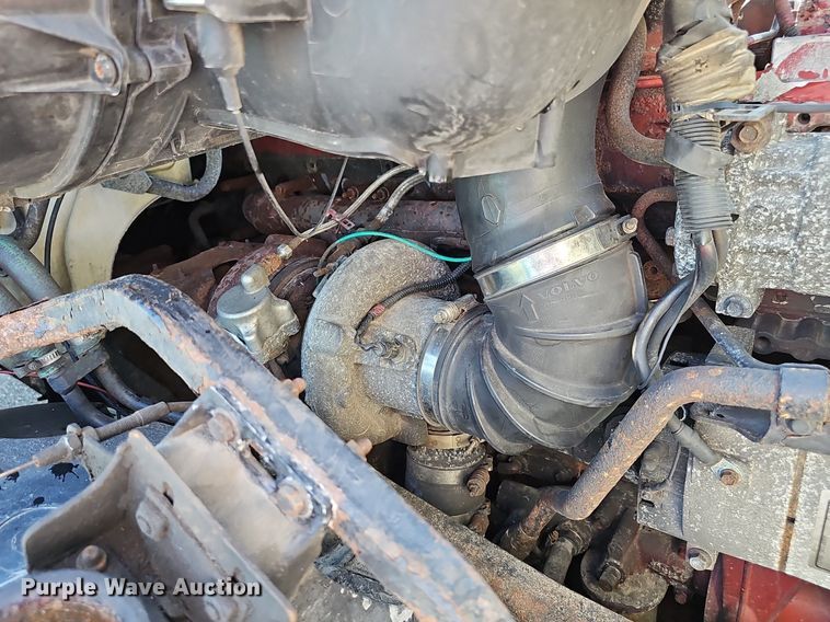 image for item DP0986 2005 Volvo VNL semi truck