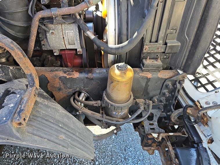 image for item DP0986 2005 Volvo VNL semi truck