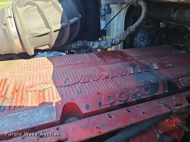 image for item DP0986 2005 Volvo VNL semi truck