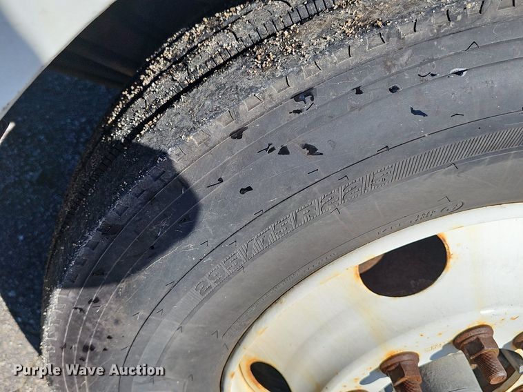 image for item DP0986 2005 Volvo VNL semi truck