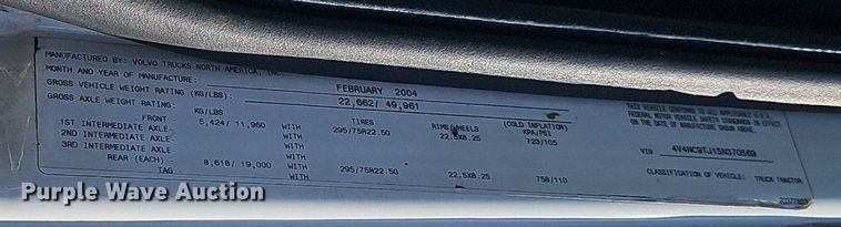 image for item DP0986 2005 Volvo VNL semi truck