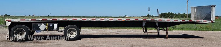 image for item DP0987 1999 East Manufacturing flatbed trailer