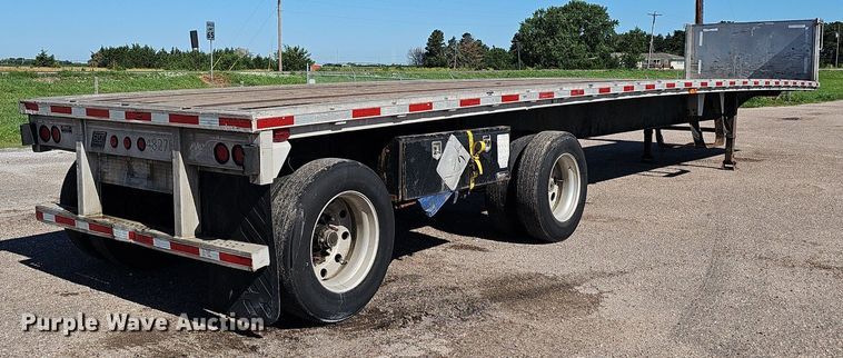 image for item DP0987 1999 East Manufacturing flatbed trailer