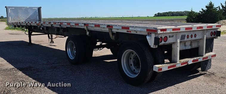 image for item DP0987 1999 East Manufacturing flatbed trailer