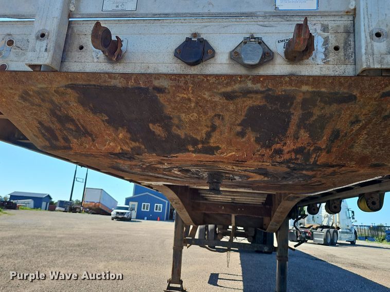 image for item DP0987 1999 East Manufacturing flatbed trailer