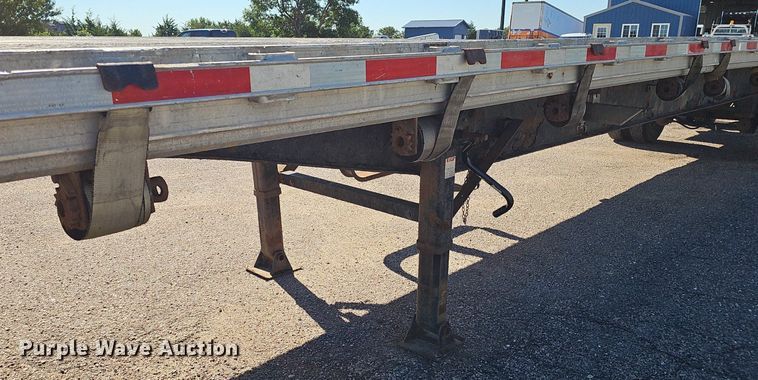 image for item DP0987 1999 East Manufacturing flatbed trailer