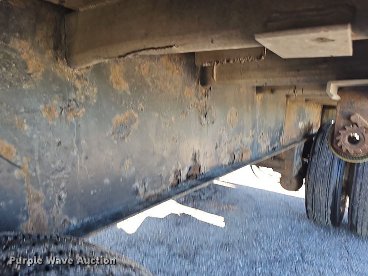 image for item DP0987 1999 East Manufacturing flatbed trailer