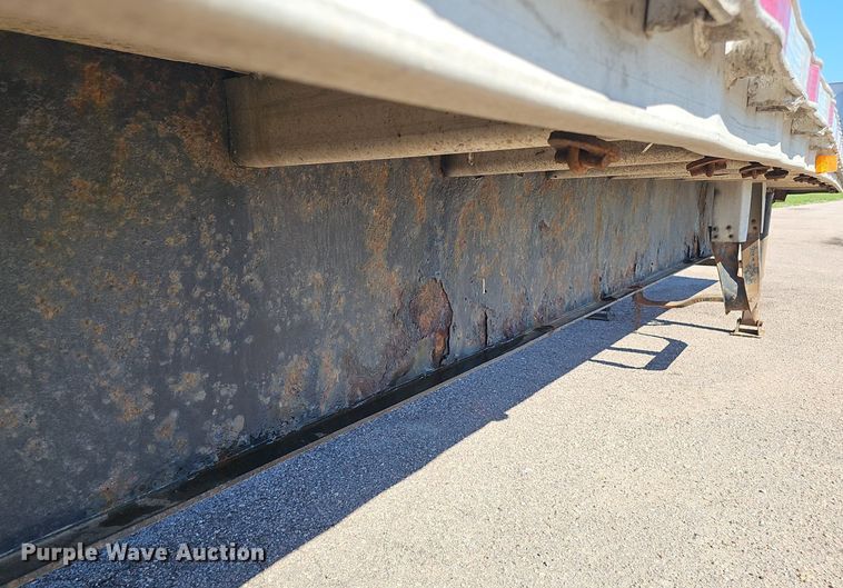 image for item DP0987 1999 East Manufacturing flatbed trailer