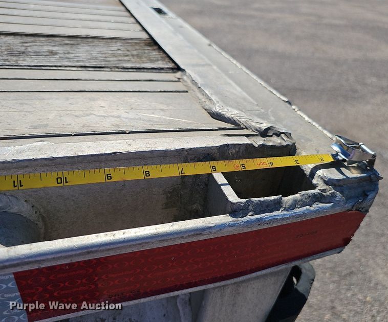 image for item DP0987 1999 East Manufacturing flatbed trailer